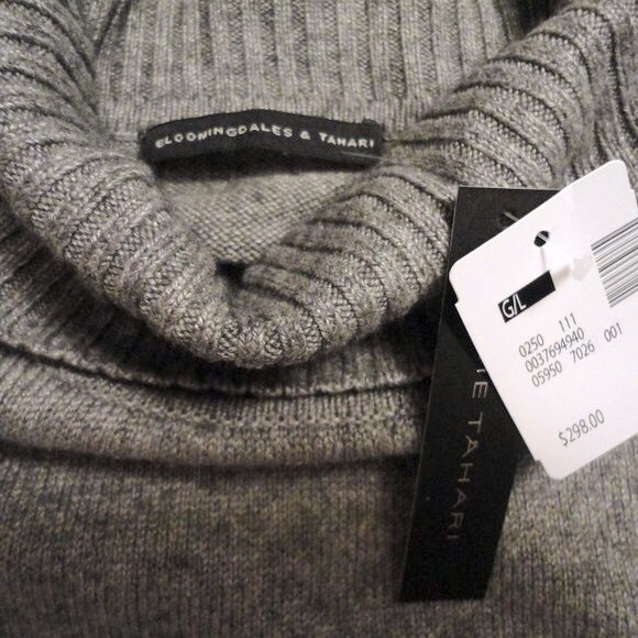 TAHARI & BLOOMINGDALES $298 grey cozy cashmere blend turtleneck sweater L NWT! - Picture 3 of 3